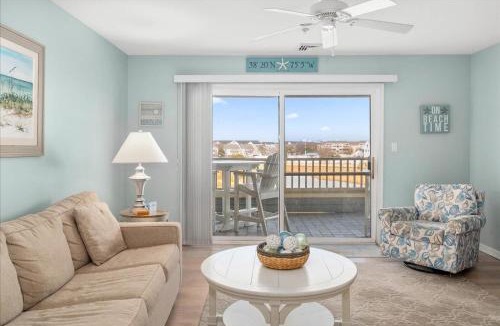 Heron Harbour Isle House | Beautiful 3 Bedroom Condo with Bay Views, Indoor and Outdoor Pools!