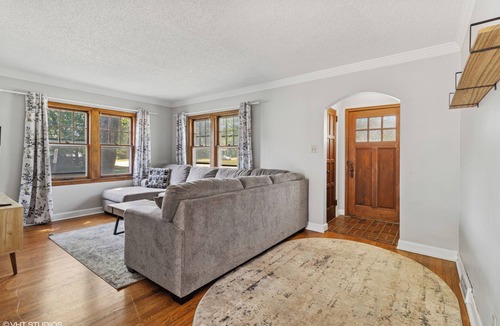 Beaverdale House | Beautiful 3-bedroom house with AC in adorable Des Moines
