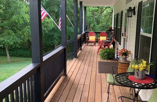 Liberty House | Beautiful 4 bedroom Country Estate in Liberty. Minutes from downtown KC.