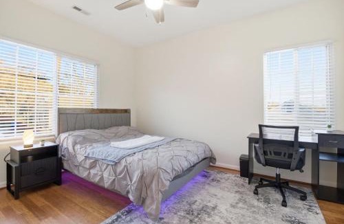 High View Park House | Beautiful Arlington Comfort Rooms Near Metro Private Rooms in Shared Home