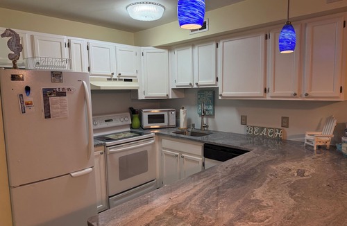 Midtown Ocean City Condo | Beautiful Bayside Condo - Perfect Sunsets and Short Walk to Beach - 56th Street