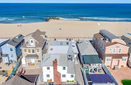 Manasquan Condo | Beautiful condo steps away from the beach in Manasquan