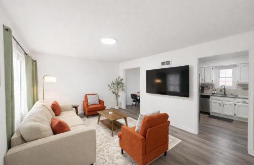 New Century House | Beautiful Gardner Home Sleeps 10 Game Room Central location
