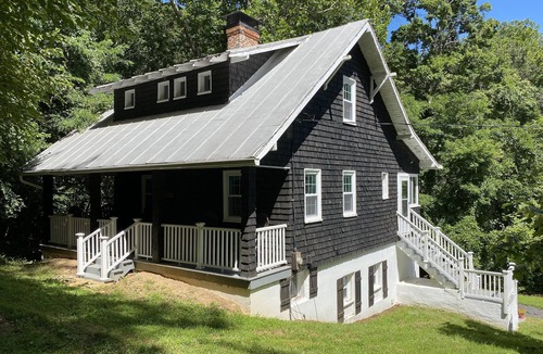 Linden House | Beautiful historic 1916 Farmhouse and Country Home in the Blue Ridge Mountains
