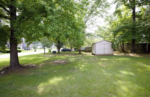 Irmo House | Beautiful home 2 Miles from Harbison Blvd- 5 mins from Lake Murray! Pet-Friendly