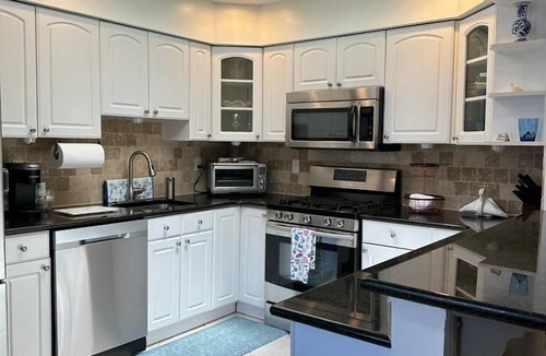 Long Branch House | Beautiful home close to the beach with hot tub