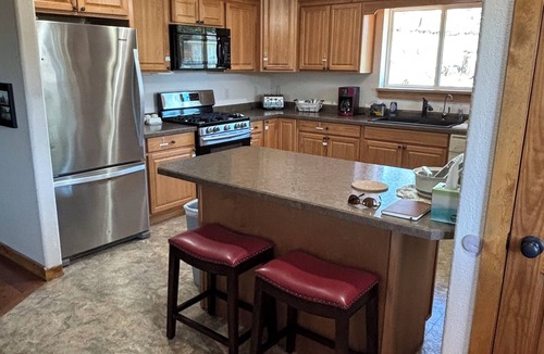 Custer House | Beautiful Home on 1 acre just outside of Custer backs up to forest service