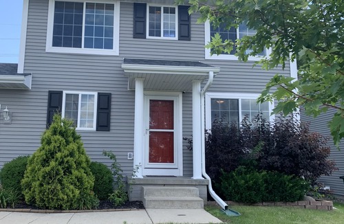 Urbandale House | Beautiful home with 4 bedrooms
