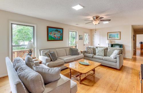 Jacksons' Gap House | Beautiful lakefront home with plenty of space!