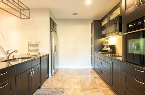 Waleska House | Beautiful Lakefront Home on Lake Arrowhead/2 full kitchens, 2 primary bedrooms