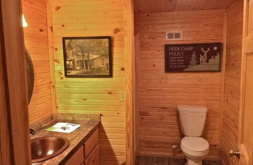 Independence Cabin | Beautiful Lodge Style Living. Hunting And Fishing Available. Pet Friendly.