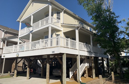 Myrtle Beach House | Beautiful Ocean Lakes Beach Home.100 Yards to the Beach.
