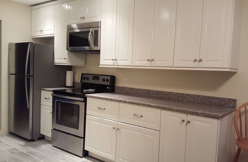 Seabreeze House | Beautiful Pet-Friendly, 3 Bed Townhome, 2 Blks from Beach Jun 26-Jul 3 Available