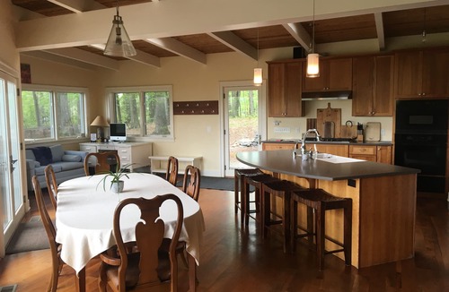 Charlottesville House | Beautiful, Relaxing Getaway for Family and Friends