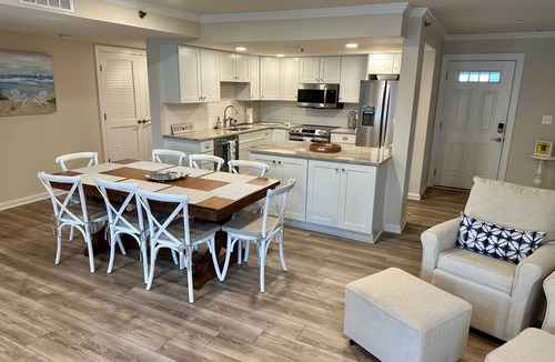 South Rehoboth Condo | Beautiful Renovated Condo 2nd Ocean Block