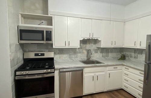 Jersey City Apartment | Beautiful renovated apartment, 15 minutes from NYC!