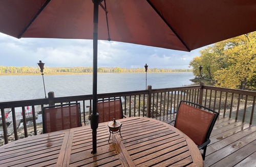 Harpers Ferry Cabin | Beautiful Riverfront Home on the Mississippi! The Cabin @ Paint Rock