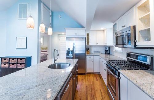 Ocean Grove House | Beautiful & Romantic 1BR Cottage w/Beach Locker