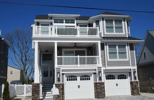 Surf City House | Beautiful single family in Surf City with Elevator