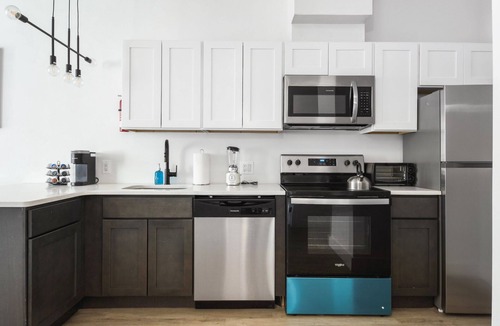 Elizabeth Apartment | Beautiful Studio Near EWR bahz