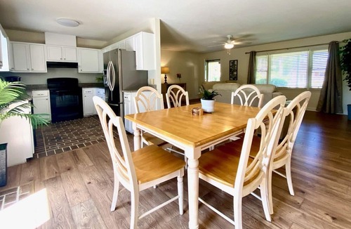 Kings Grant House | Beautiful sunny two bedroom home 5 minutes from the beach