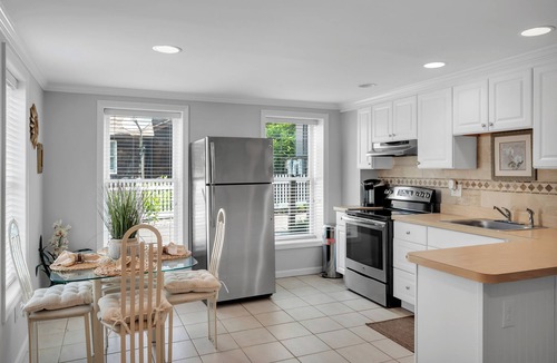 Avon Condo | Beautiful Well Design Condo in Bay Head + 1st Floor with outside seating area