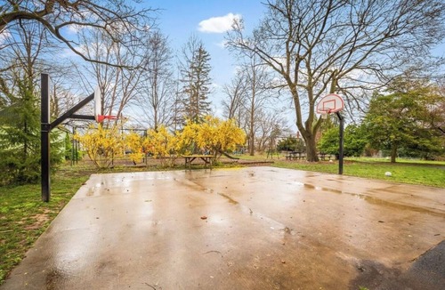 Towson House | Beautifully Renovated 4 Bedroom 2 Bath Townhome 2 Blocks from Towson University!
