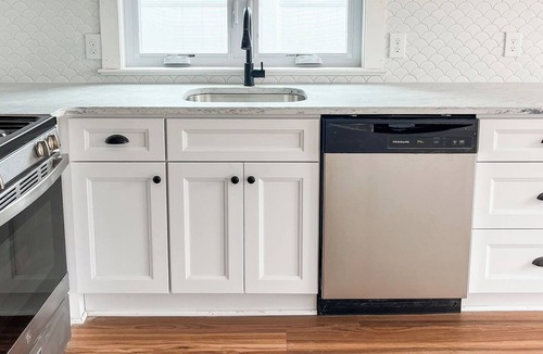 West Belmar House | Beautifully renovated cottage less than a mile to the beach!