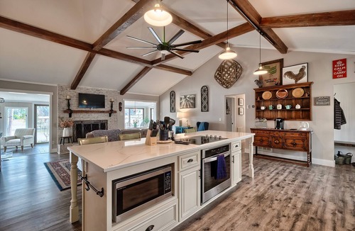 Ridgeway House | Beautifully renovated lakefront home on Lake Wateree. 3BR/3BA. Pet-Friendly!