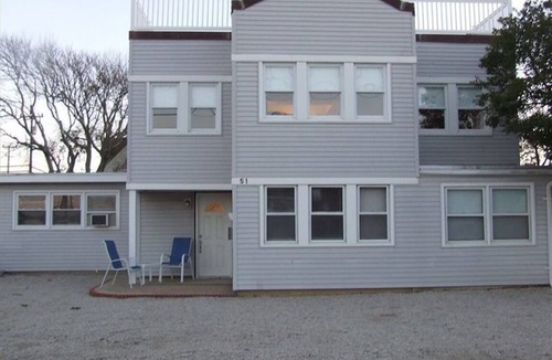 Surf City Apartment | Beautifully Renovated Beach Block 2-Bedroom Unit