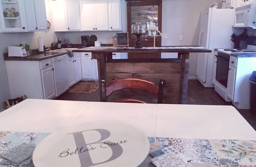 Janesville House | Bella's Suite at Star's Hollow Inn and Hobby Farm