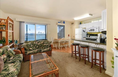 Midtown Ocean City Condo | Best bay view in OC! 2 br/2 ba, outdoor pool - 32nd St.