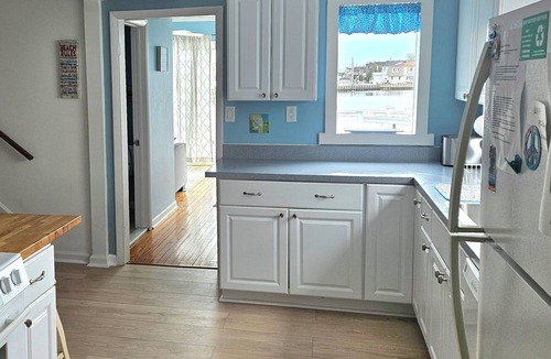 Ship Bottom House | Best Bayfront value on the island.