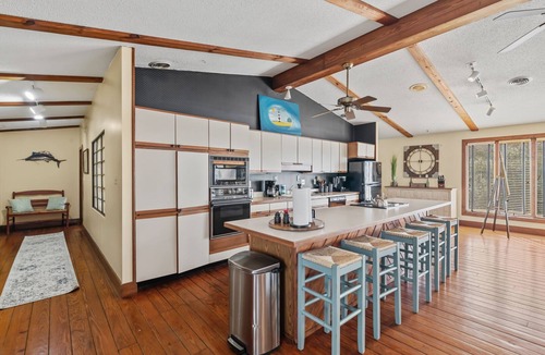 Oriental Apartment | Best Location in Oriental, NC! Sleeps up to 14! Steps away from Oriental Marina!