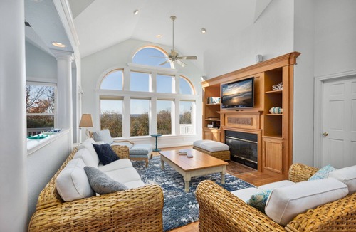 Monteray Shores House | Best of Both Worlds! Currituck Sound/Whalehead Beach.