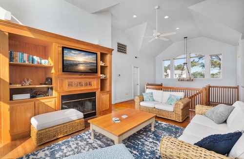 Monteray Shores House | Best of Both Worlds! Currituck Sound/Whalehead Beach.