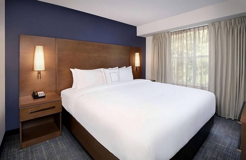 Alpharetta Hotel | Best Place to Stay in Alpharetta! Free Grab & Go Breakfast, Pets Allowed!