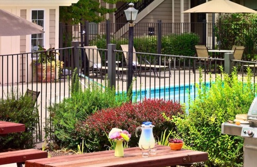Eagan House | Best Place to Stay in Minnesota, 2 Comfortable Units, Onsite Pool, Pets Allowed