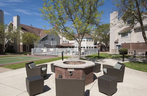 Eagan House | Best Place to Stay in Minnesota, 2 Comfortable Units, Onsite Pool, Pets Allowed