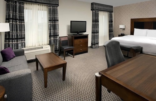 Athens Hotel | Best Place to Unwind! 2 Comfortable Units, Indoor Pool, Free Breakfast!