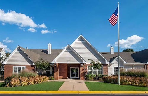 Fairfax Apartment | Best Value, Quality Stay! Pet-friendly Property, Free Breakfast, Parking!
