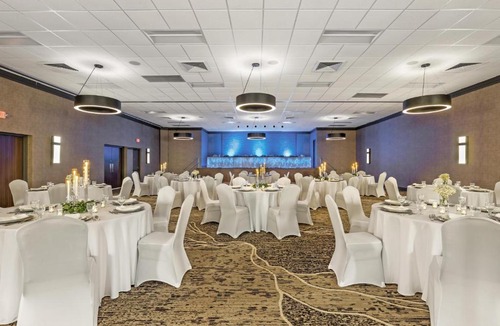 Clear Lake Hotel | Best Western Holiday Lodge