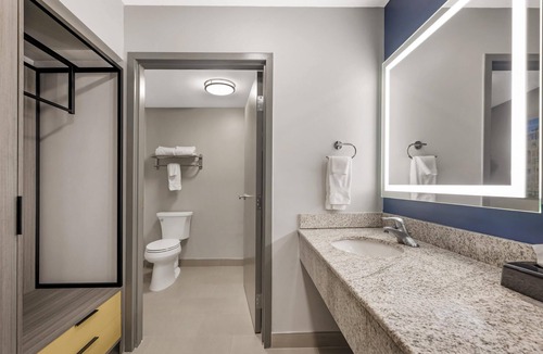West Dundee Hotel | Best Western Plus Elgin - Chicago