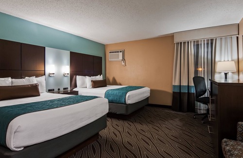 Ellendale Hotel | Best Western Plus Galleria Inn & Suites
