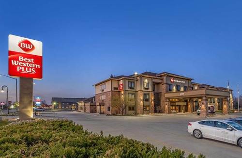 Grand Island Hotel | Best Western Plus Grand Island Inn and Suites
