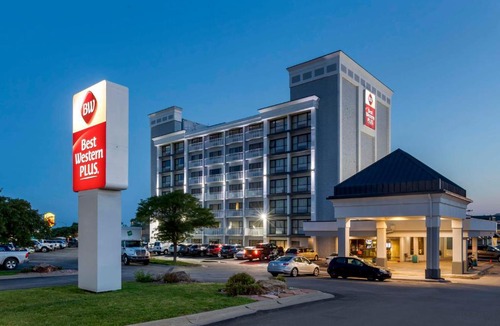 Millard Hotel | Best Western Plus Midwest Inn