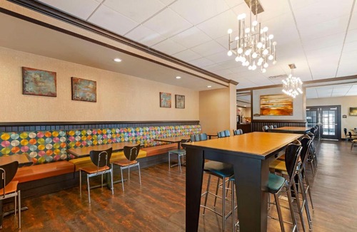 Millard Hotel | Best Western Plus Midwest Inn