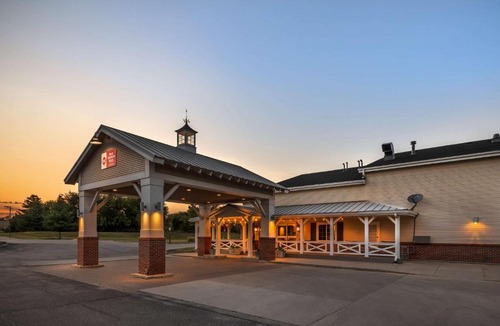 Ames Hotel | Best Western Plus University Park Inn & Suites