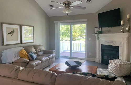 Bettendorf Apartment | Bettendorf Condo: 2BR, 2BA, Garage, King master, Pets Welcome!