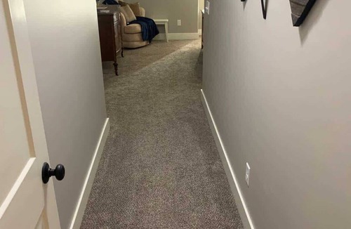 Bettendorf Condo | Bettendorf Condo: Fireplace, King Bed & Family Fun!